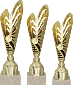 Puchary zestaw 3 sztuk złote 35-31cm opis emblemat