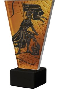 Trofeum szklane Św Florian VL1-C/FIR/BK 17,5cm z tabliczką